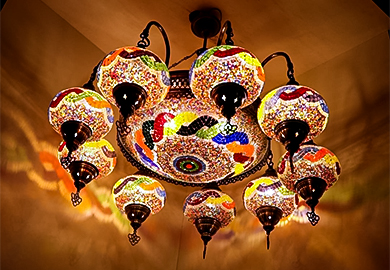 <p style="text-align: center;">Ottoman Cümbüş<br/>
9 Kollu Kasnak Mozaik Avize</p>